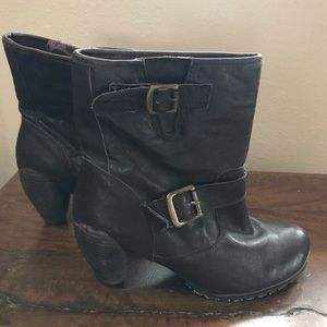 Jump boots size 8 1/2